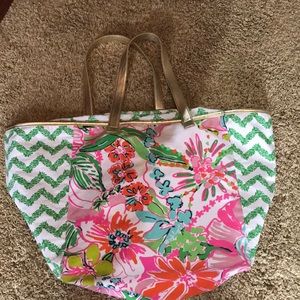 Lilly beach tote bag